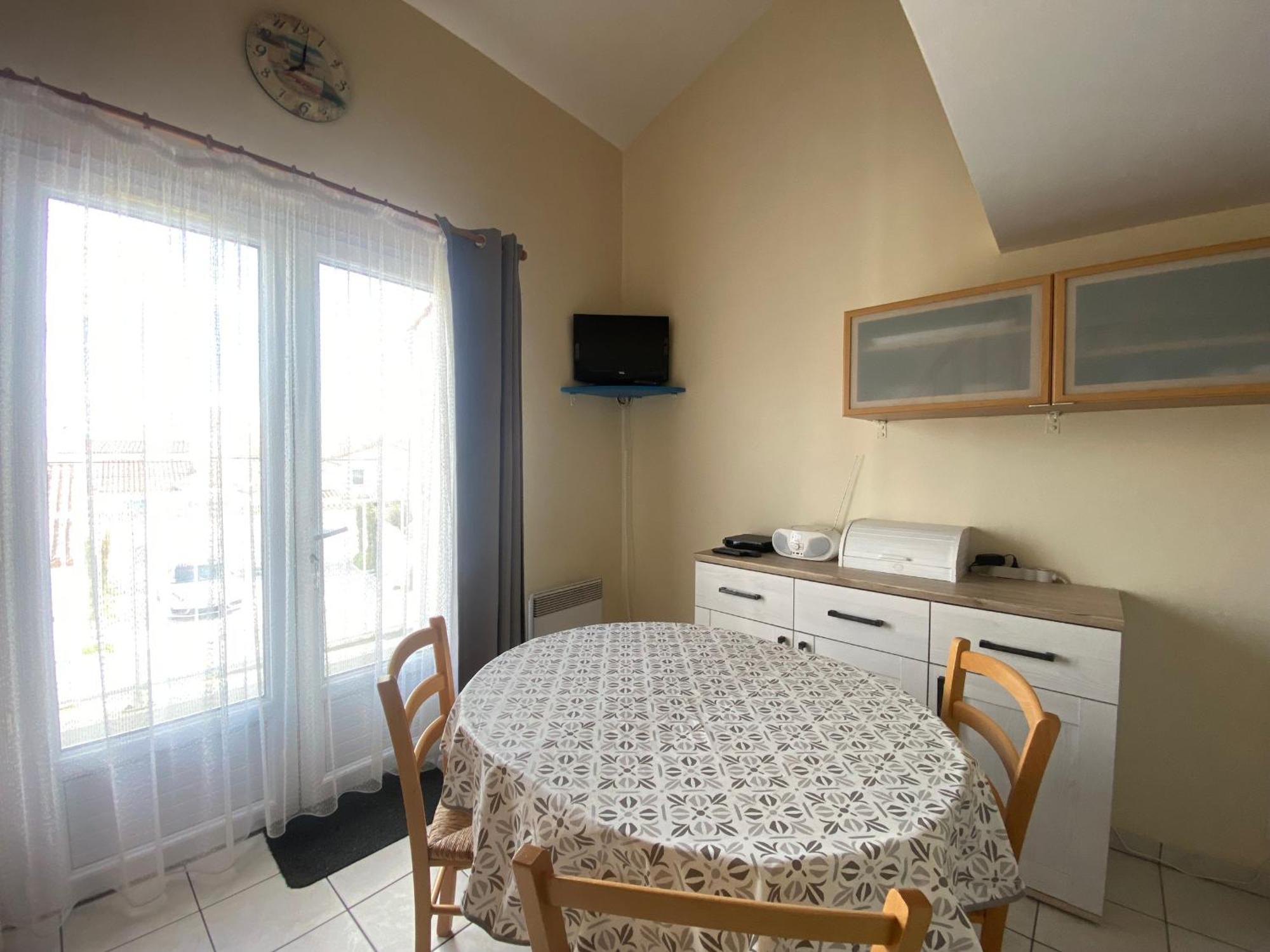 Appartement 1Er Etage Proche Centre-Ville, Plage Et Commerces, Balcon, Parking, Wifi Inclus - Fr-1-22-171 La Tranche-sur-Mer Exteriör bild